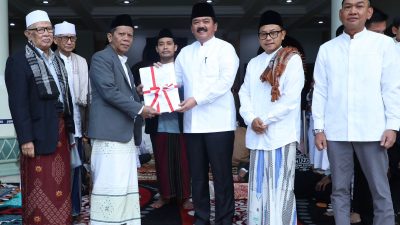 Iduladha 1444 H, Menteri ATR/BPN Serahkan Sertifikat Tanah Wakaf di Kota Malang
