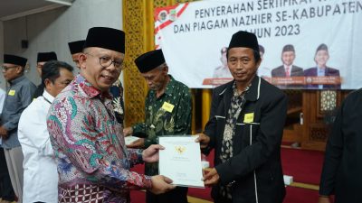 BPN Kabupaten Bekasi Serahkan 200 Sertipikat Wakaf kepada Nazhir se-Kabupaten Bekasi