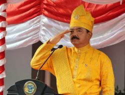 Kementerian ATR/BPN Gelar Upacara HUT RI ke-78, Menteri Hadi Kenakan Pakaian Adat Riau