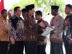 Menteri ATR/BPN Serahkan 2.035 Sertipikat Tanah untuk Masyarakat Karimun