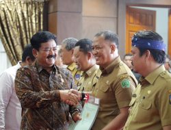 Selamatkan Aset Negara, Menteri ATR/BPN Serahkan 260 Sertipikat di Sulawesi Tenggara