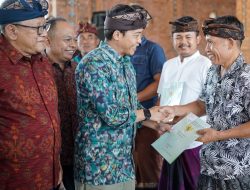 Serahkan Sertipikat Rumah Ibadah di Bali, Wamen ATR/BPN Berharap Warga Nyaman Beribadah