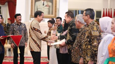 Presiden Jokowi Serahkan 2,5 Juta Sertipikat Serentak se-Indonesia