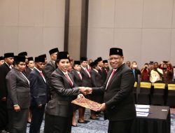 Wamendagri Lantik 33 Anggota MRP Provinsi Papua Barat Daya Masa Jabatan 2023-2028