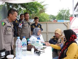 Polres Indramayu Berikan Layanan Kesehatan Gratis Untuk Petugas Pelipatan Surat Suara Pemilu