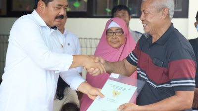 Terima Sertipikat Langsung dari Menteri ATR/BPN, Masyarakat Kota Balikpapan  Punya Cita-Cita Besarkan Usahanya