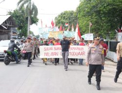 Polres Indramayu Memberikan Pelayanan Humanis Dalam Mengawal Aksi Damai Nelayan Eretan