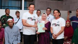 Menteri AHY Antar Langsung Sertipikat PTSL ke Rumah Warga Kota Samarinda