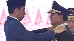 Resmi! Jokowi Naikkan Pangkat Prabowo Jadi Jenderal TNI Bintang Empat