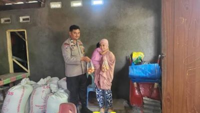 Cegah Stunting di Desa Saletto, Brigpol Riefky Dj Al Idrus Salurkan Bantuan Program One Day One Egg