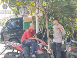 Patroli Sore Anggota Samapta Polsek Johar Baru Berikan Himbauan Kepada Ojek Pangkalan