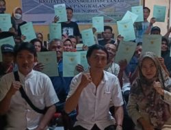 BPN Kabupaten Cirebon Bagikan 180 Sertipikat Hasil Konsolidasi Tanah di Desa Pangkalan