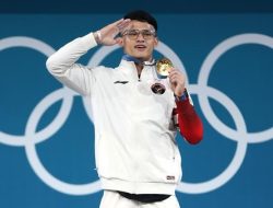 Atlet Angkat Besi Rizki Juniansyah Sabet Emas Olimpiade Paris 2024