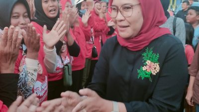 Ribuan Warga Kampung Nelayan Karangsong Merahkan Nina-Tobroni