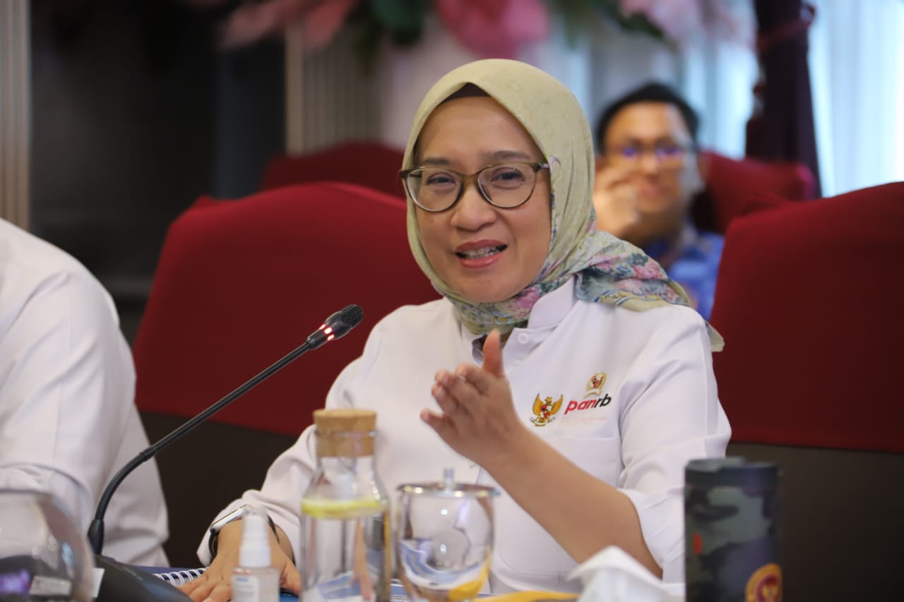 Menteri Rini Tegaskan Pengisian Jabatan ASN Mengutamakan Kompetensi